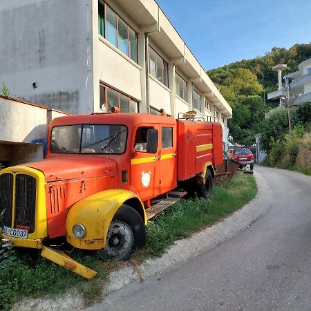 Pirate Backpackers Ulcinj Exterior photo