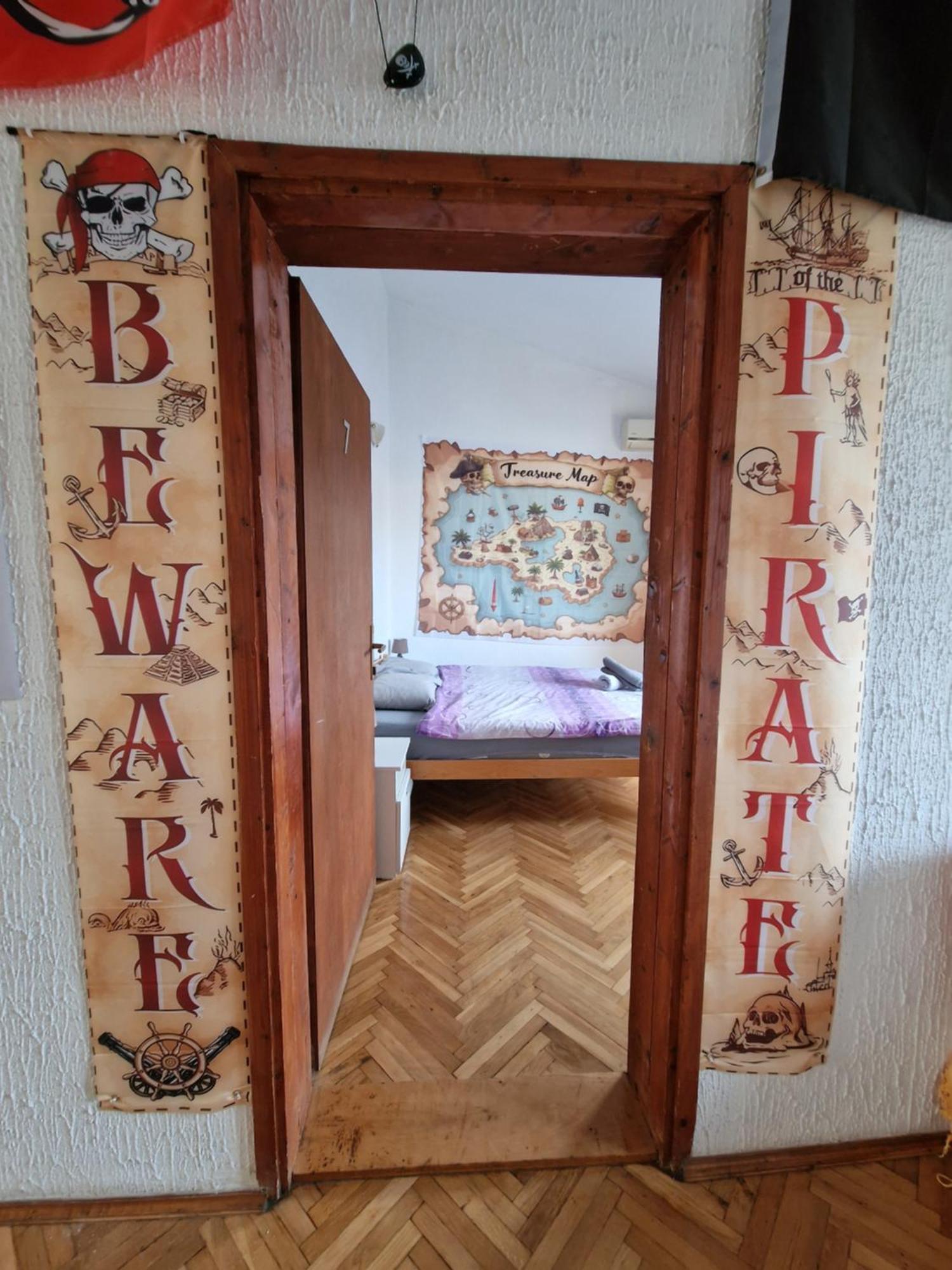 Pirate Backpackers Hostel Ulcinj Exterior photo