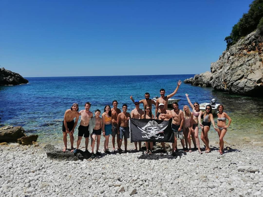 Pirate Backpackers Ulcinj Exterior photo